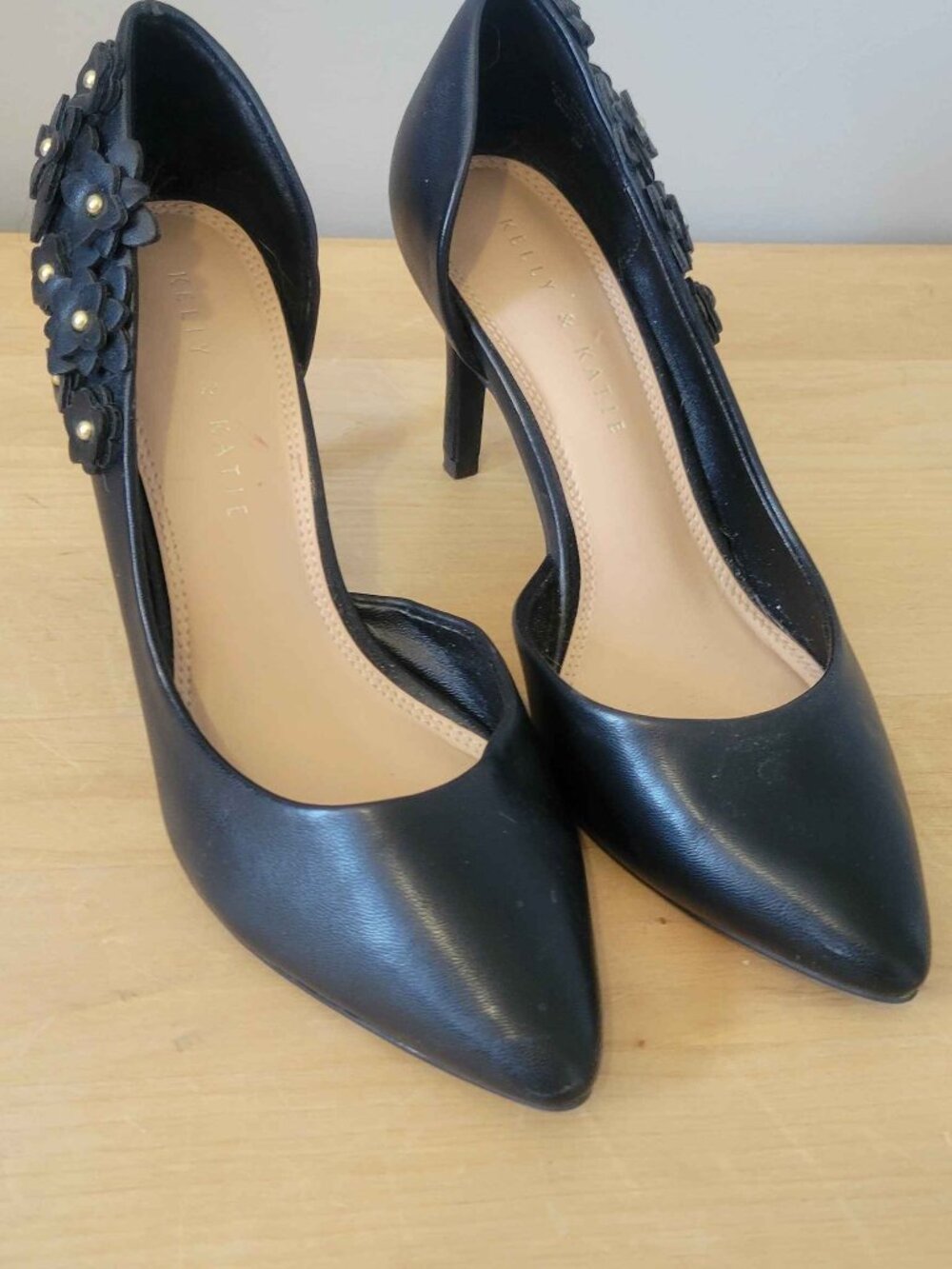KELLY & KATIE floral black heels size 8